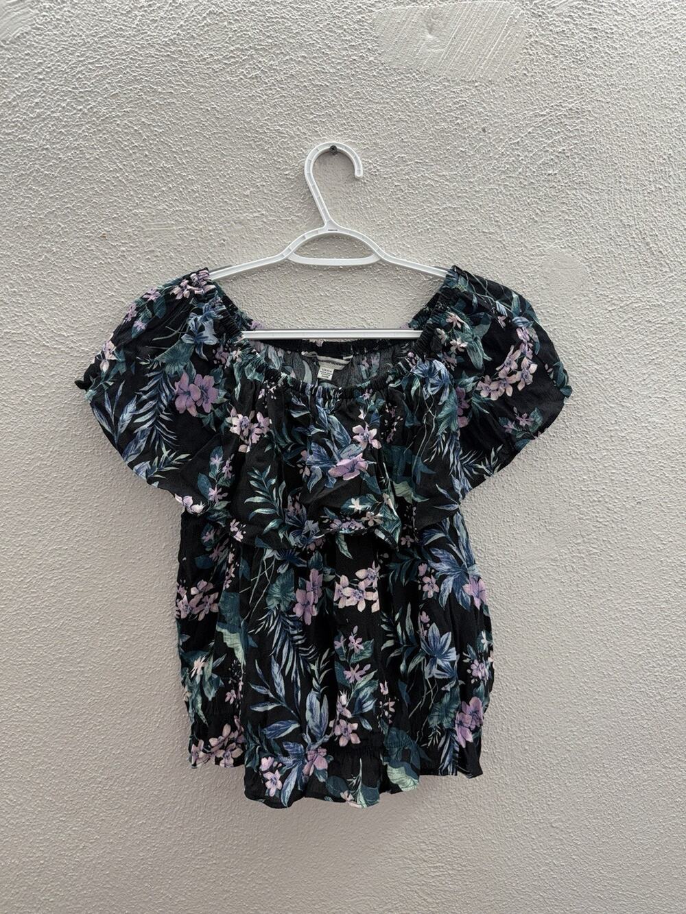 American Eagle Womens Shirt Size Small Black Floral Off The Shoulder Ruffle